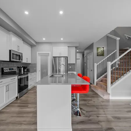 Cozy Full House Villa Edmonton Exterior photo