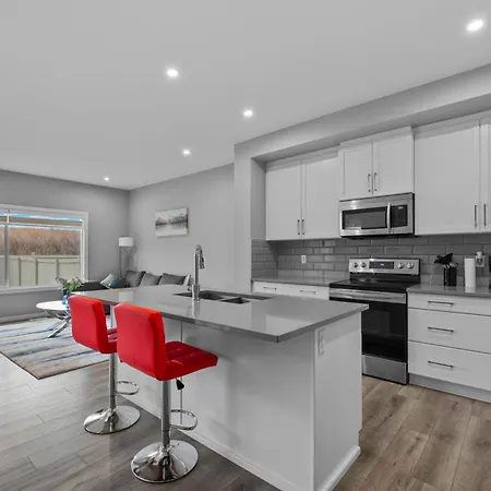 Cozy Full House Villa Edmonton Exterior photo